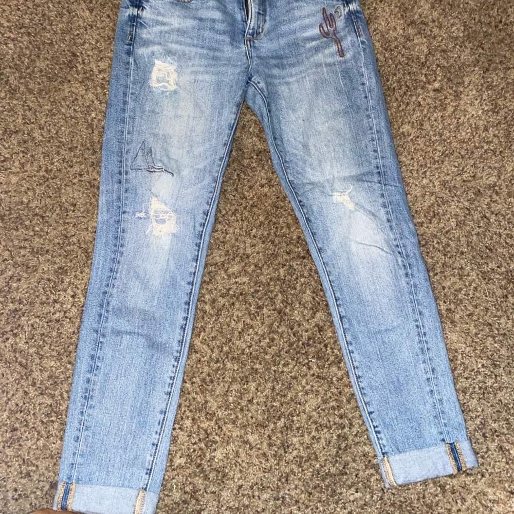 Women’s jeans from buckle